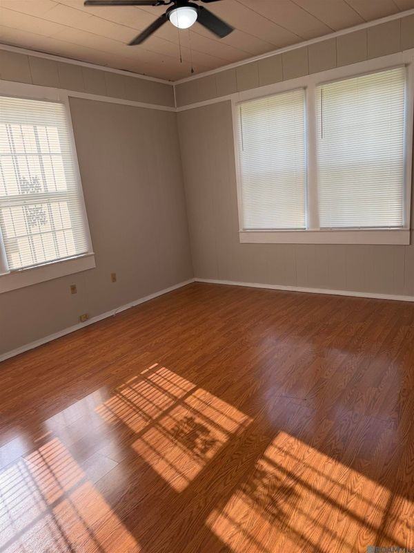 2060 Hemlock St - Photo 7 of 15