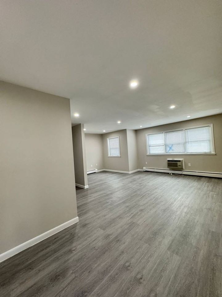Fully Renovated Modern Apartments - Photo 3 of 15
