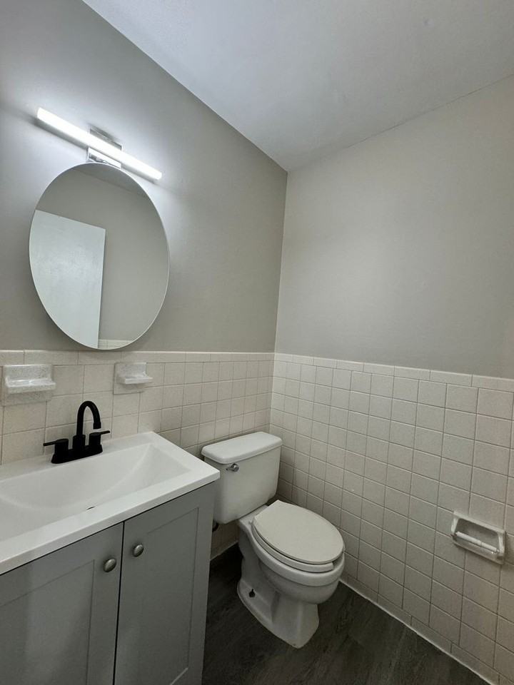 Fully Renovated Modern Apartments - Photo 5 of 15