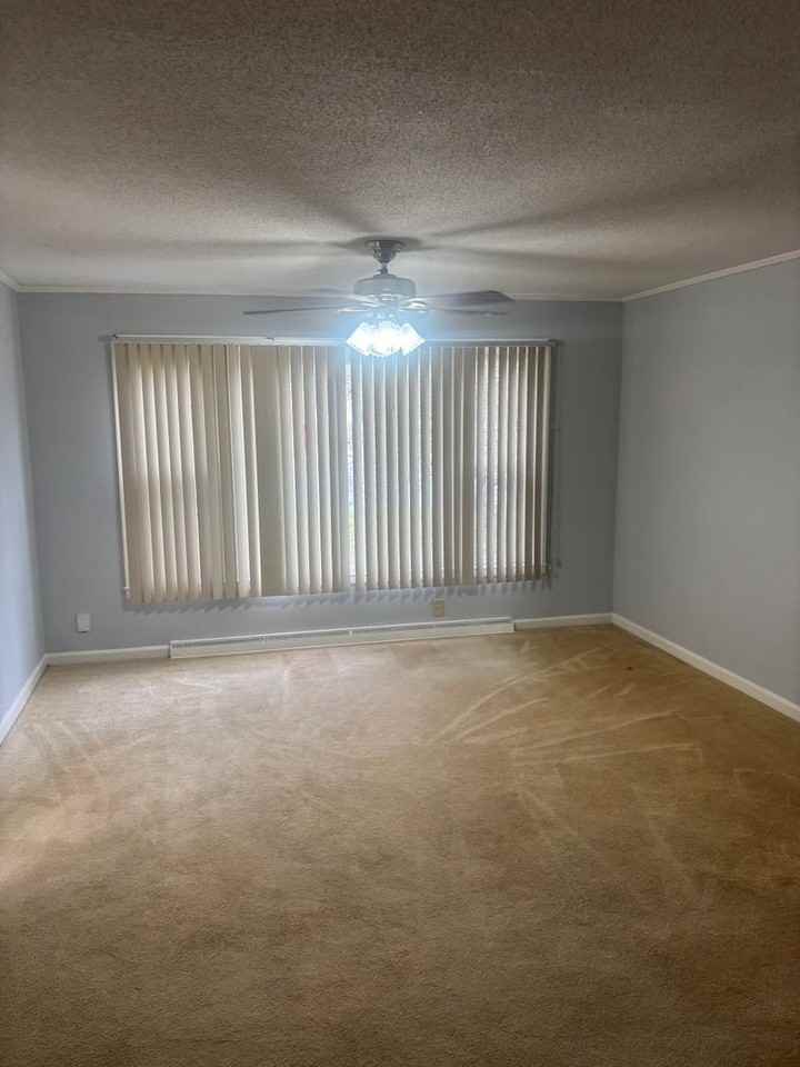 1533 Sherwood Dr - Photo 3 of 11