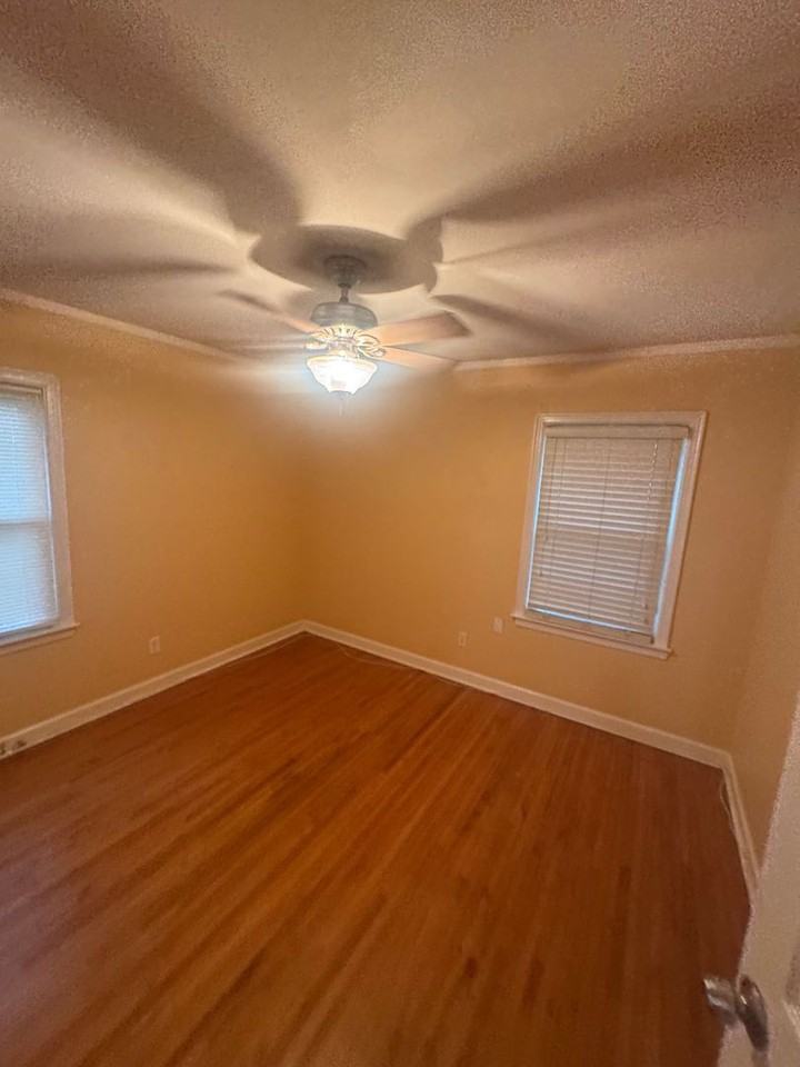 4618 Willow Rd - Photo 4 of 7