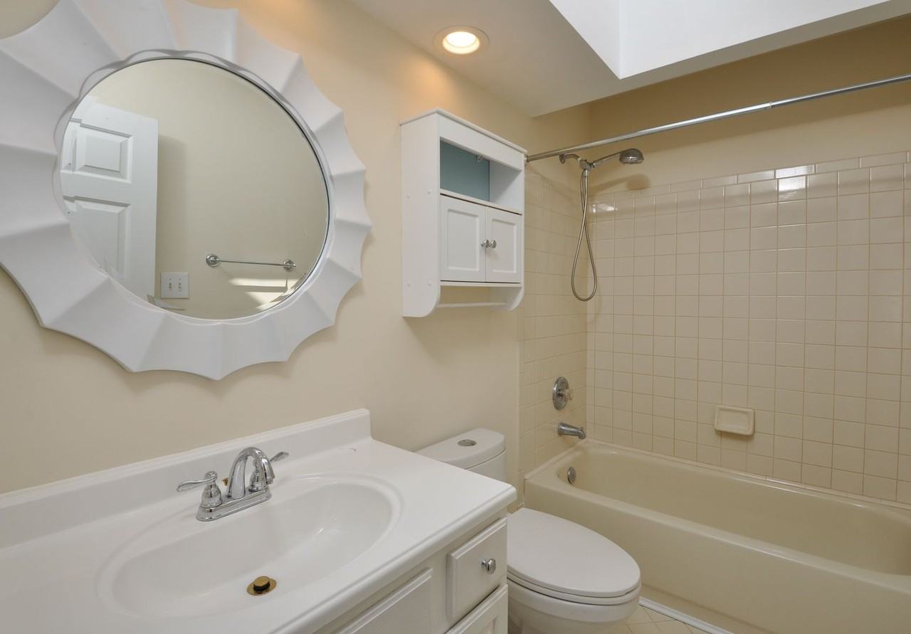 17 Sydney Ln - Photo 7 of 48