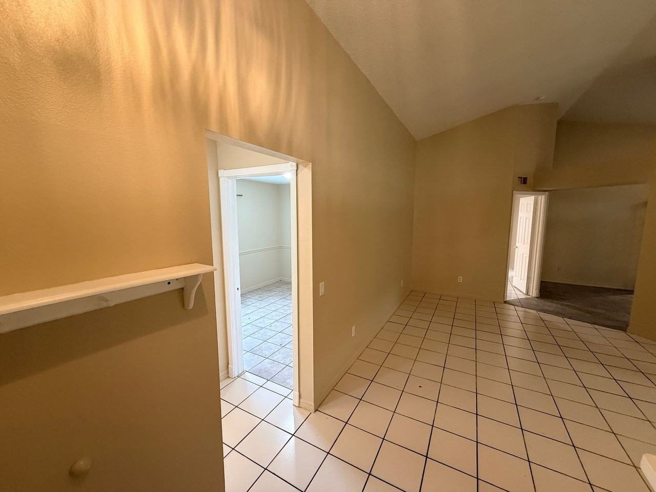 7032 Whittington Ct - Photo 4 of 29
