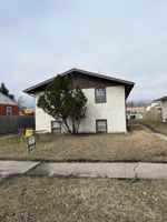 featured image of 910 S 12th St