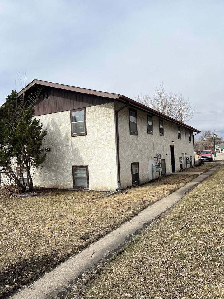 4 plex-910 S. 12th St. - Photo 2 of 4