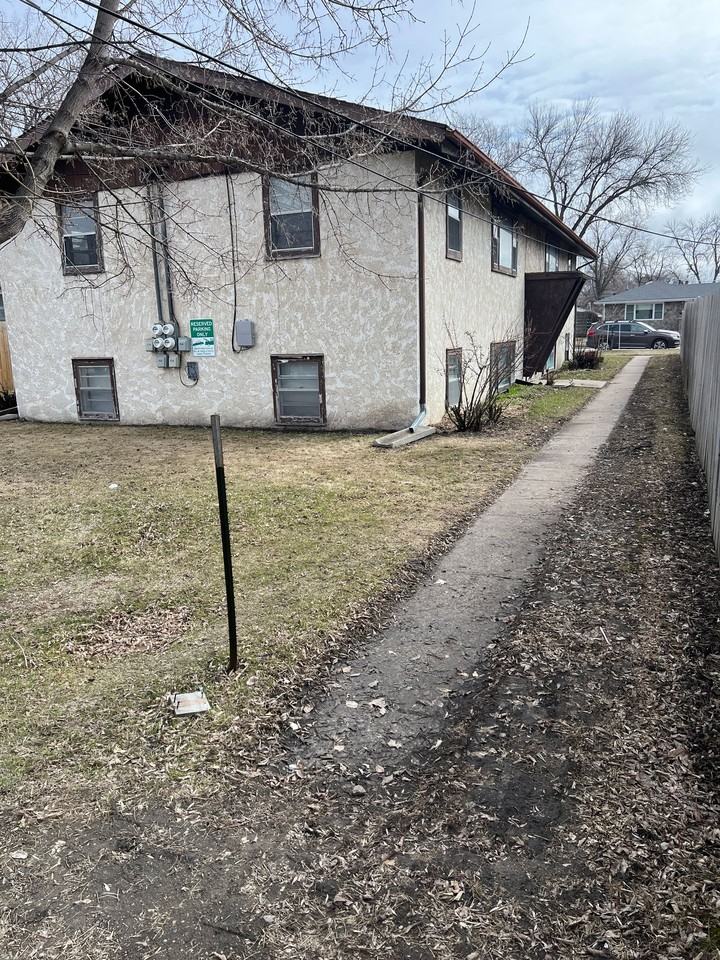 4 plex-910 S. 12th St. - Photo 4 of 4