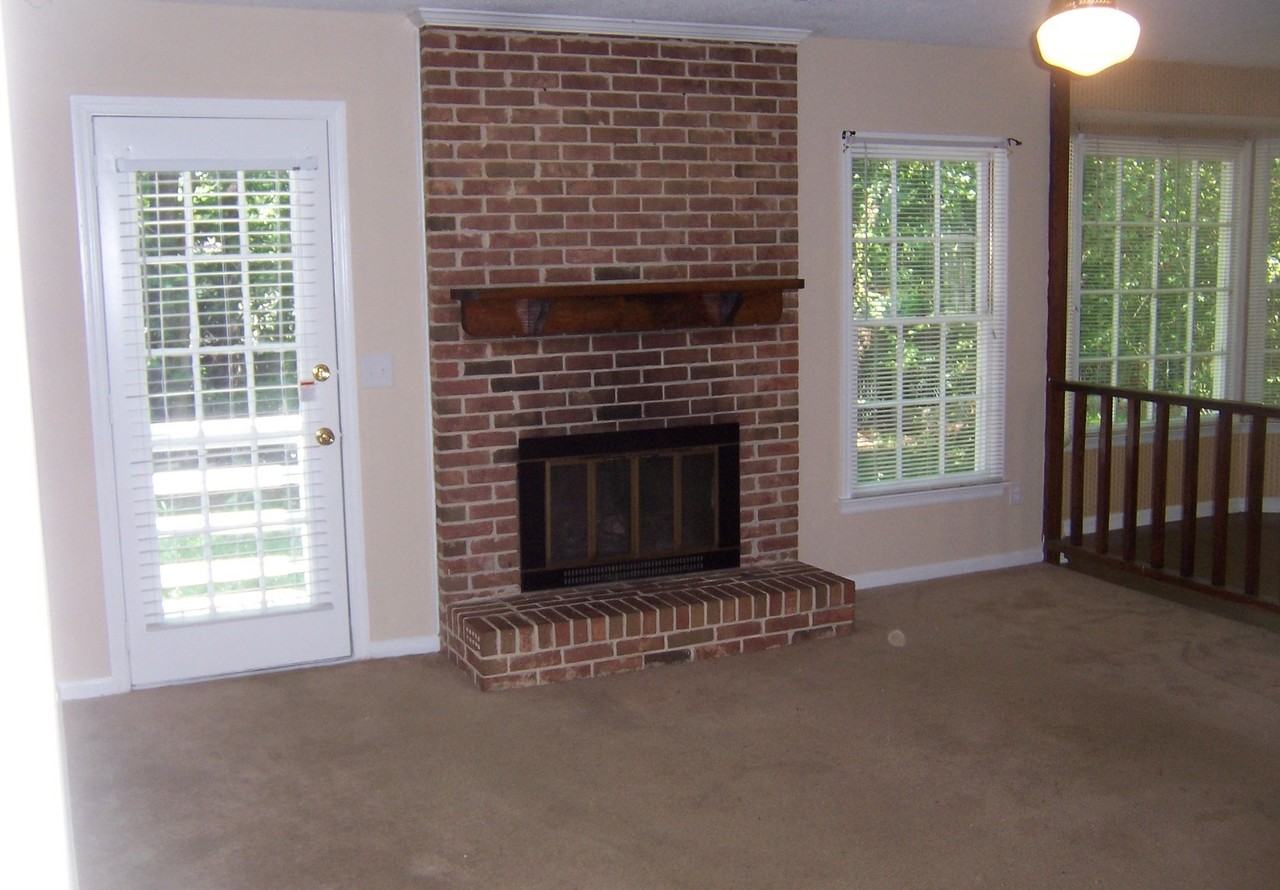206 Milway Rd - Photo 3 of 15