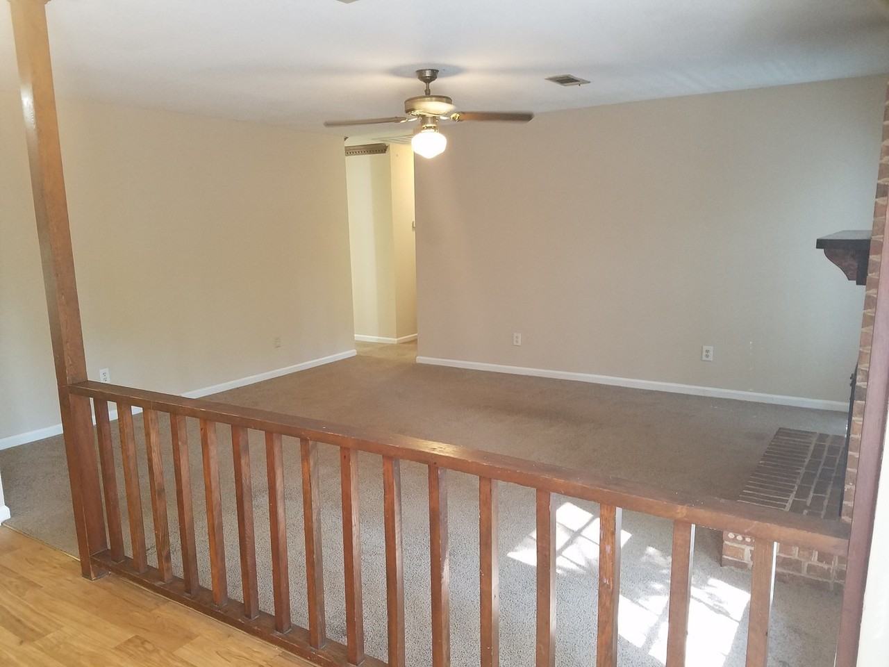 206 Milway Rd - Photo 4 of 15