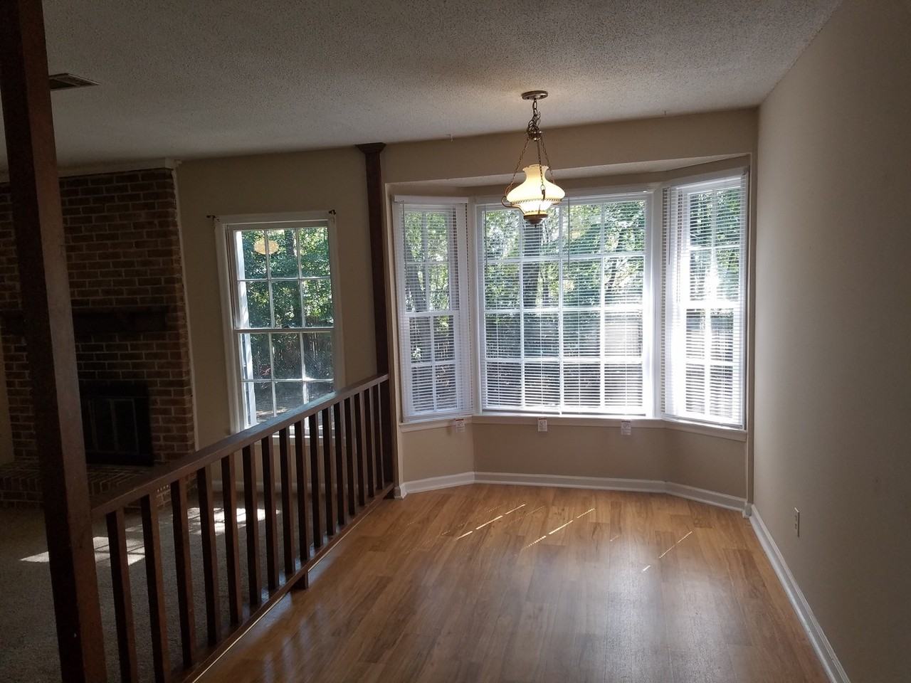 206 Milway Rd - Photo 5 of 15