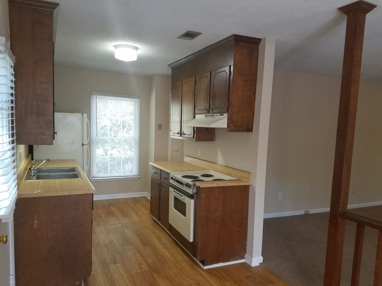 206 Milway Rd - Photo 6 of 15