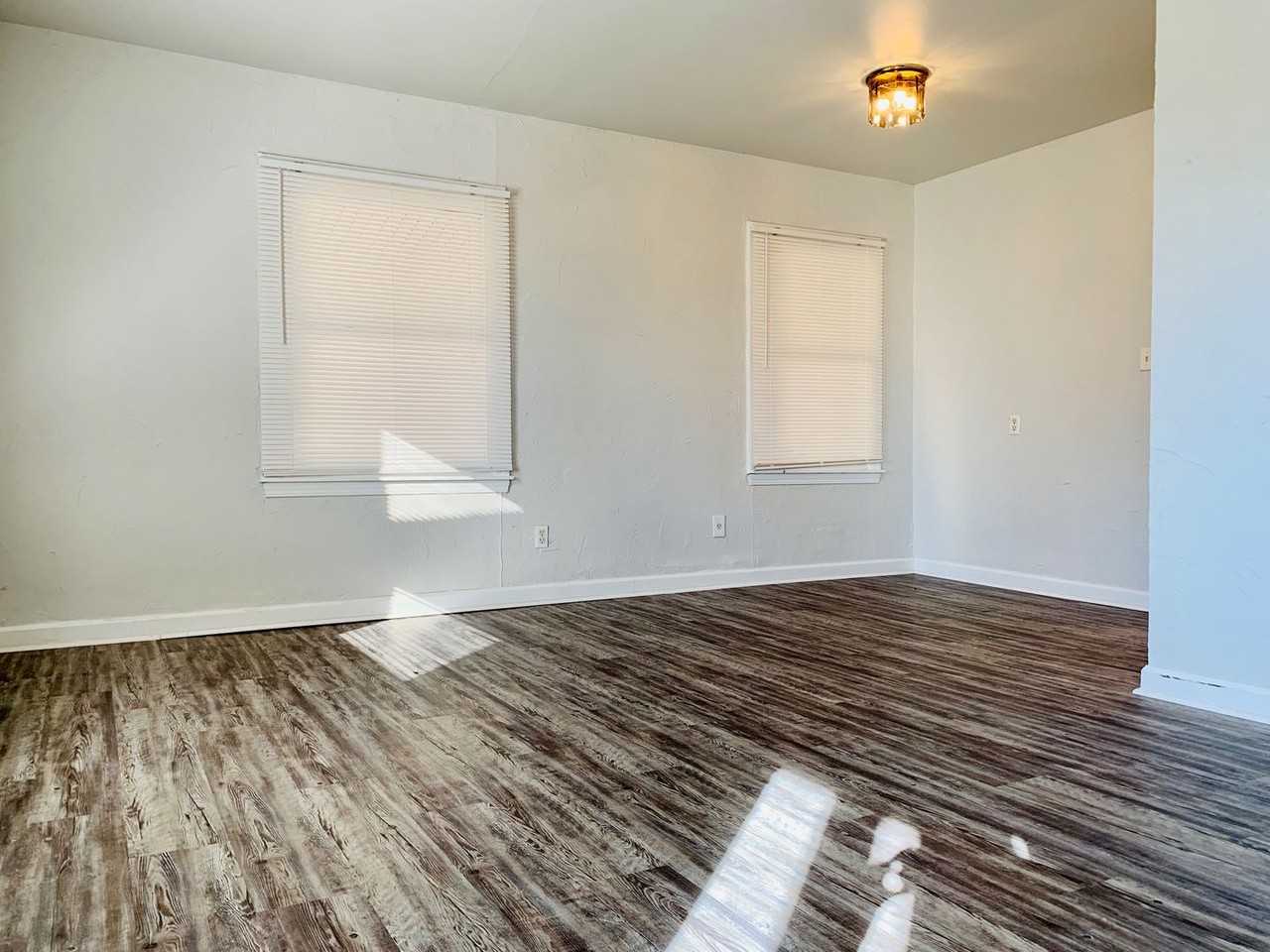 6209 Nw 35th St - Photo 2 of 10