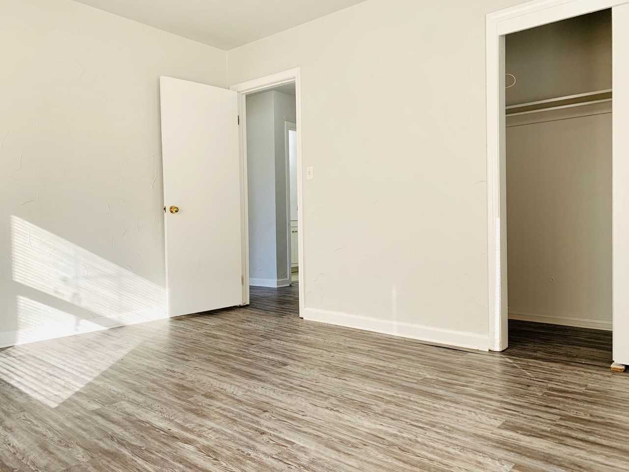 6209 Nw 35th St - Photo 6 of 10