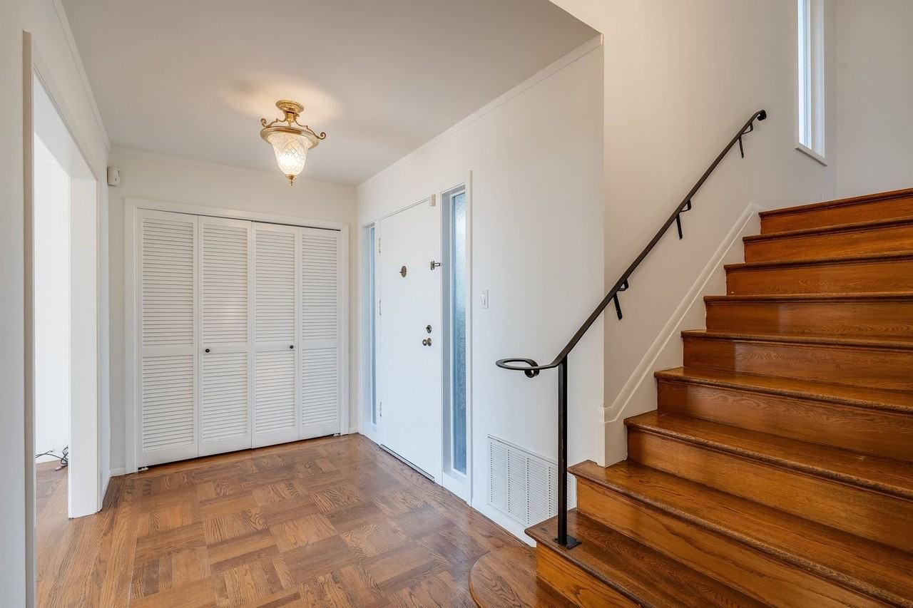 156 Robinhood Dr - Photo 7 of 50