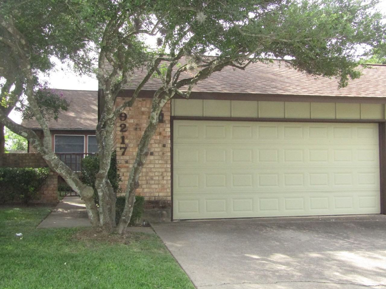 9217 Singing Quail Dr - Photo 2 of 26