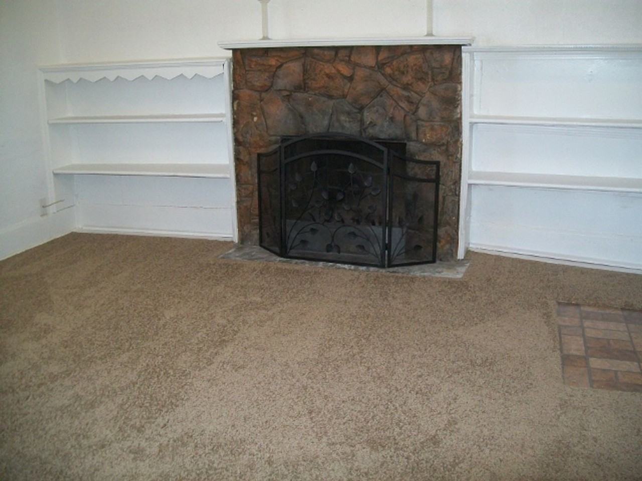 110 Gladstone St - Photo 3 of 17