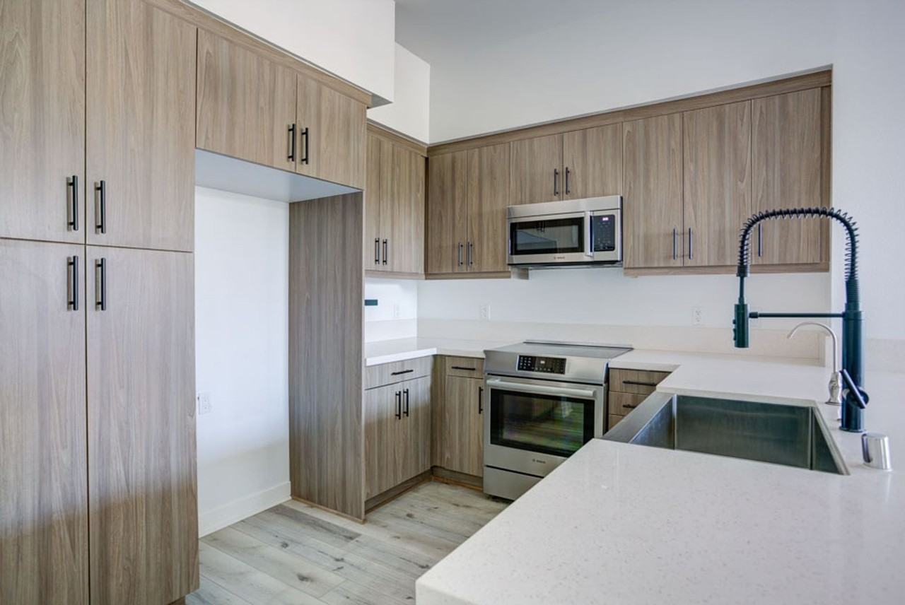 10602 Owens Way - Photo 2 of 40