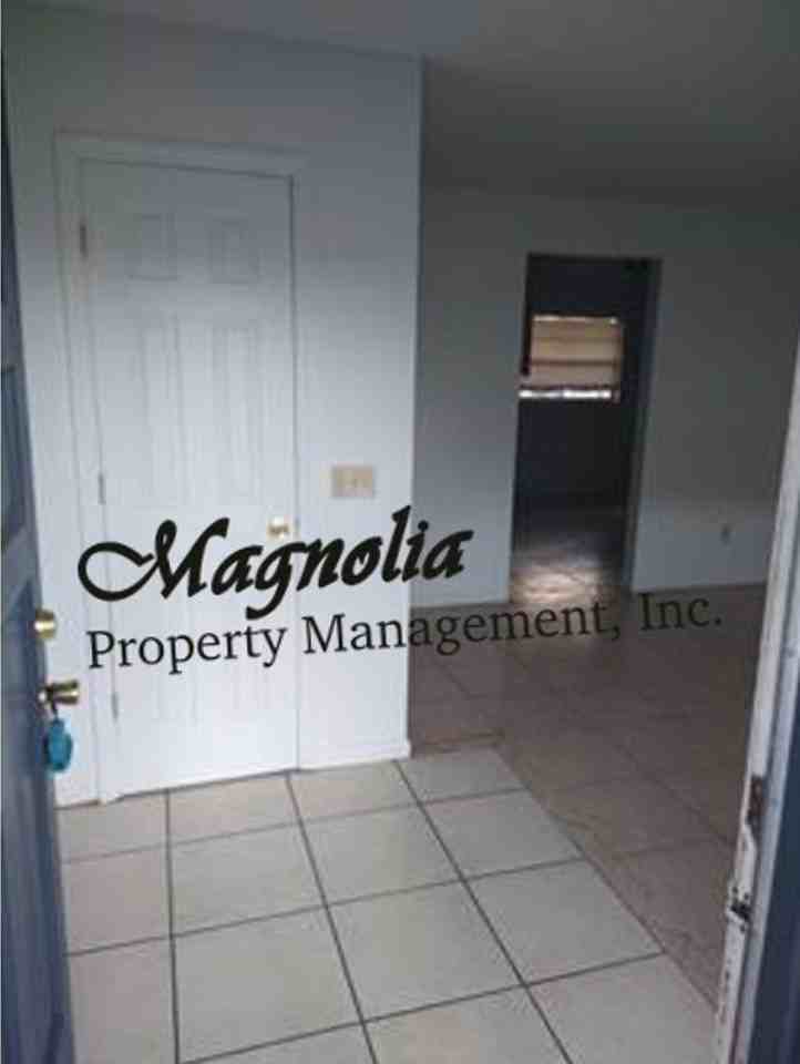 276 N Lakeview Dr - Photo 2 of 8