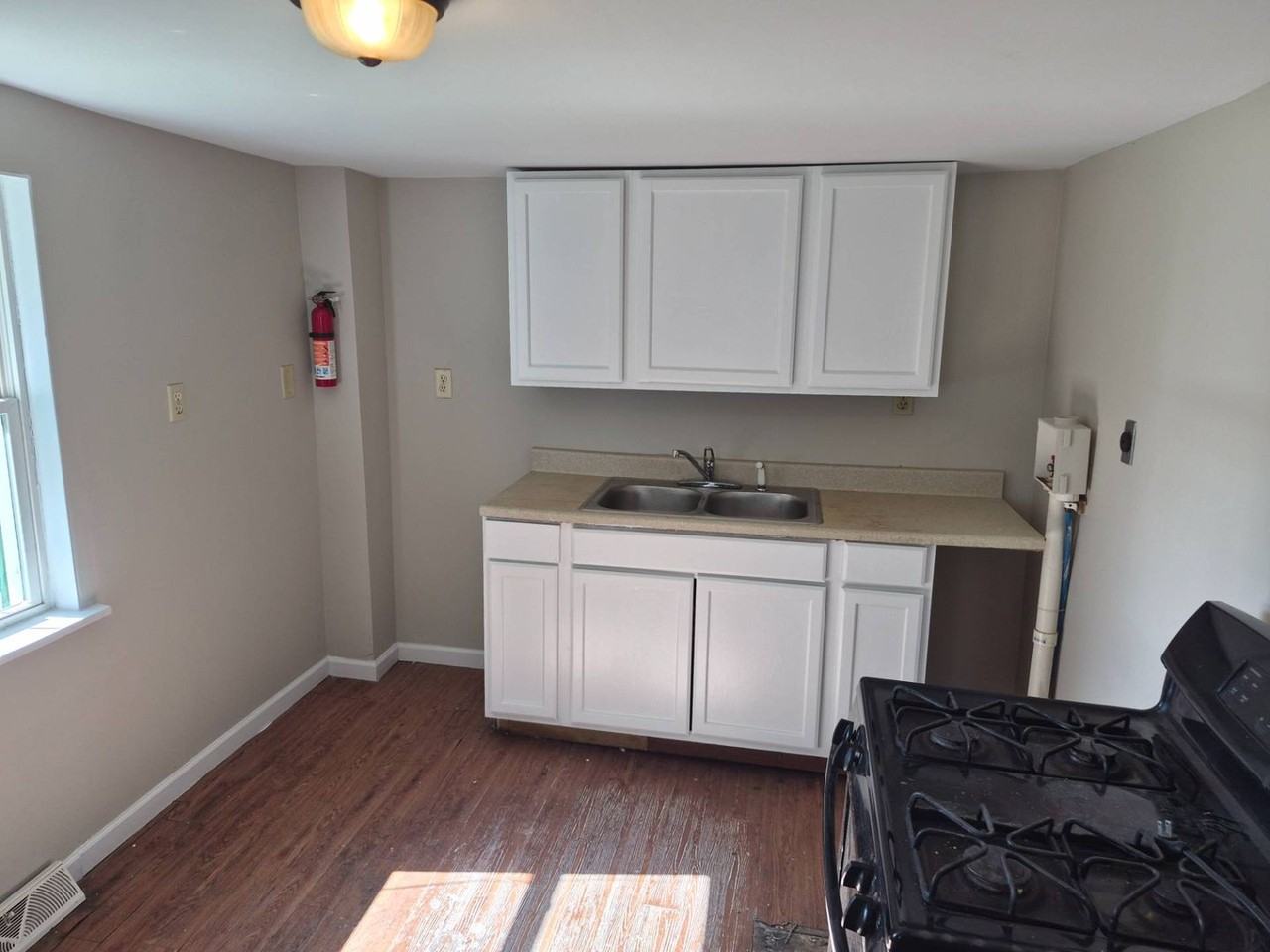 34 W South St - Photo 2 of 6