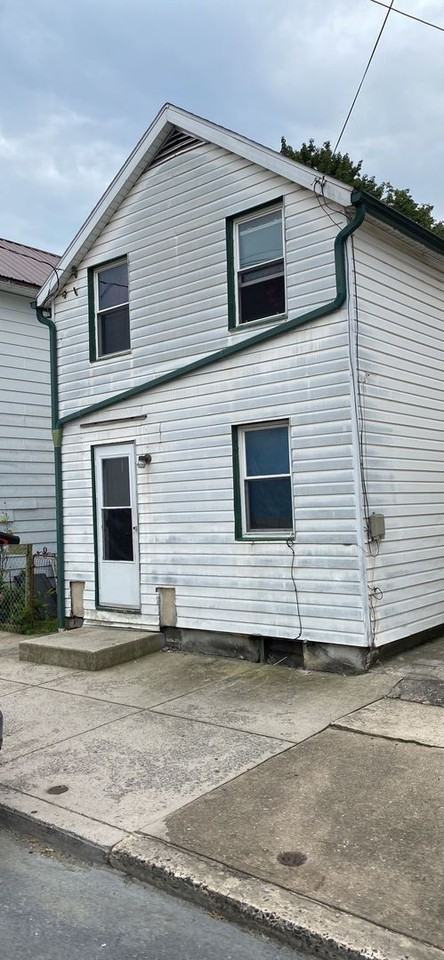 34 W South St - Photo 5 of 6
