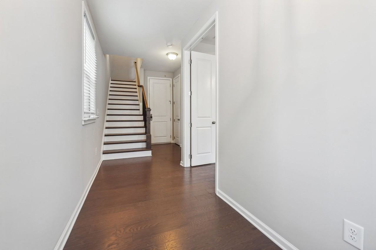 10117 Windalier Way - Photo 4 of 37