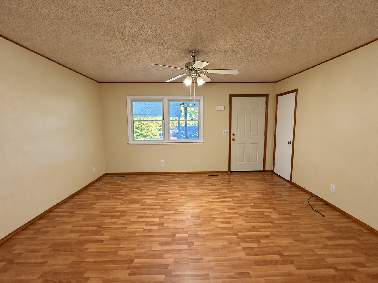 5 Hillside Dr - Photo 4 of 19