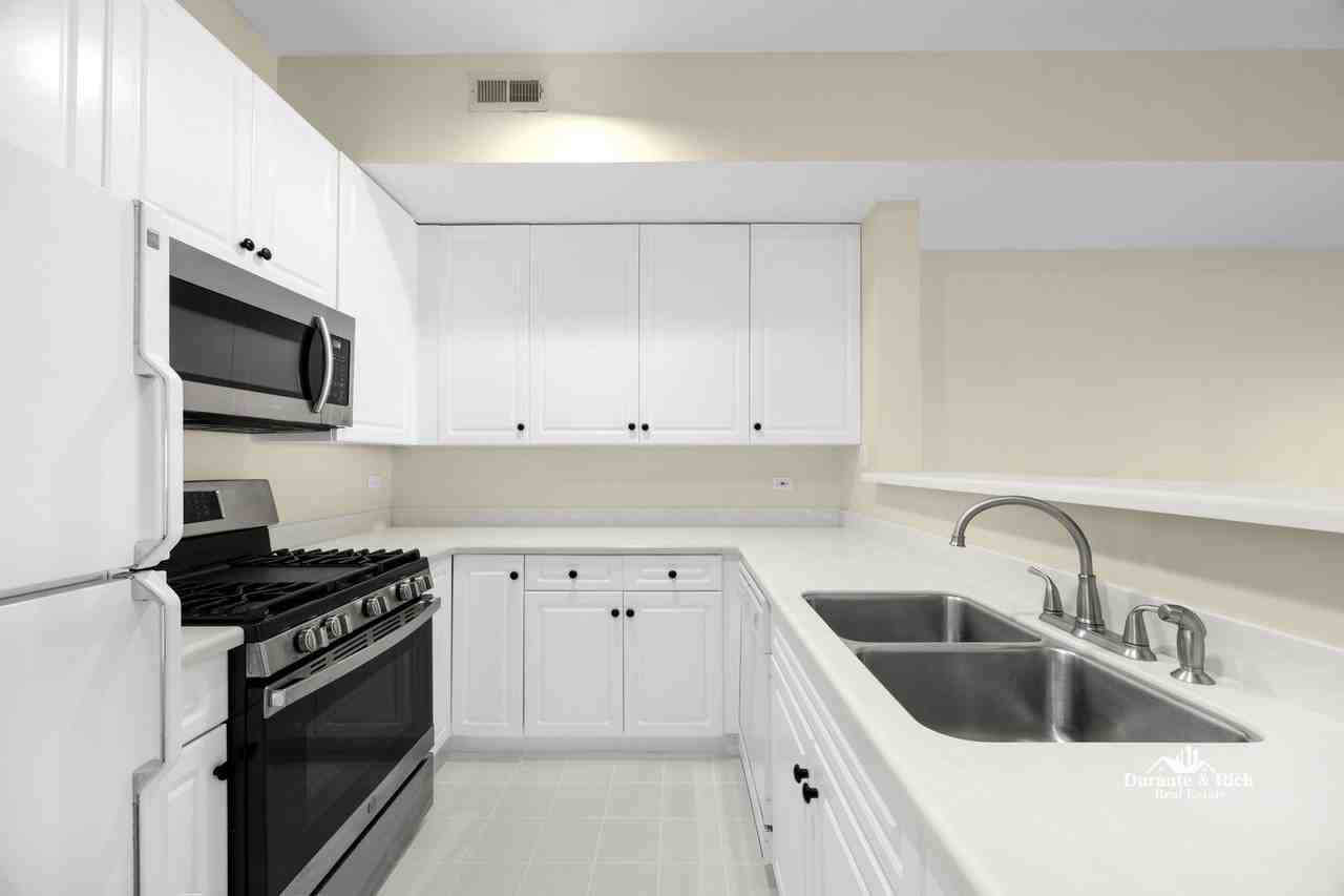 7625 N Eastlake Ter #207 - Photo 4 of 11