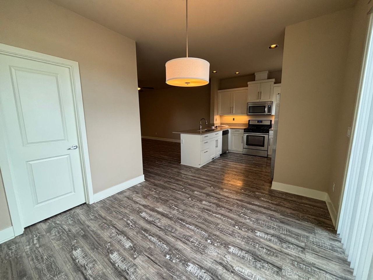 638 Ne Vail Ln - Photo 6 of 22