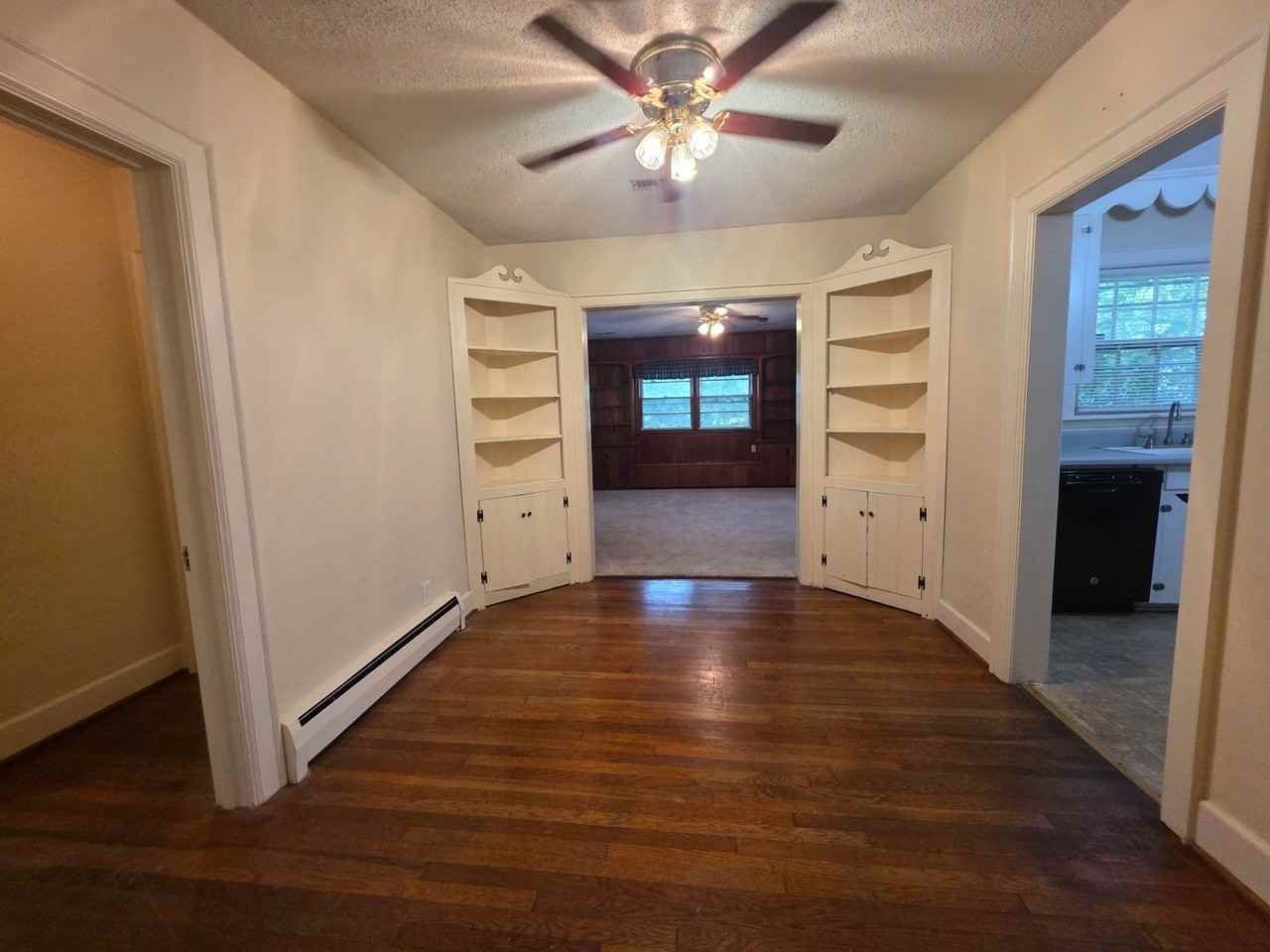 139 Beverly Ave - Photo 7 of 25