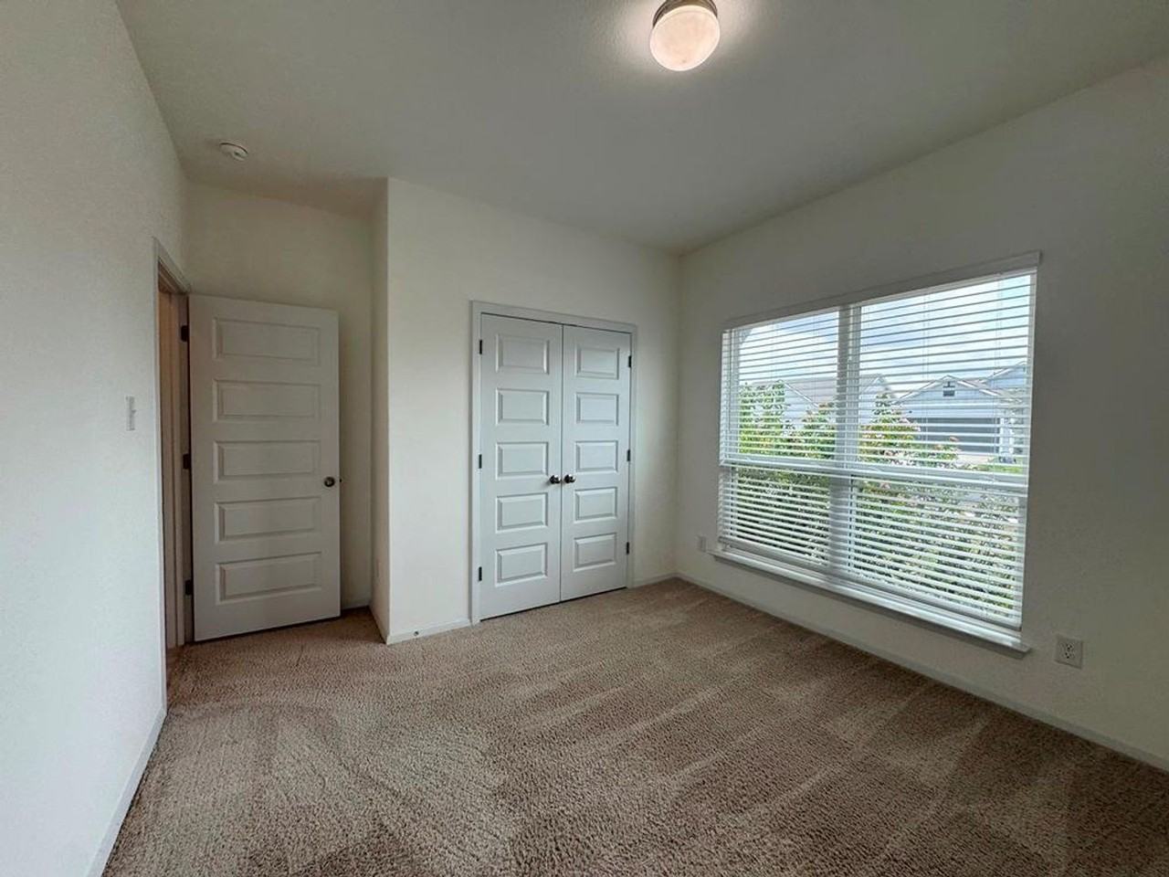 106 Watercourse Way - Photo 6 of 38