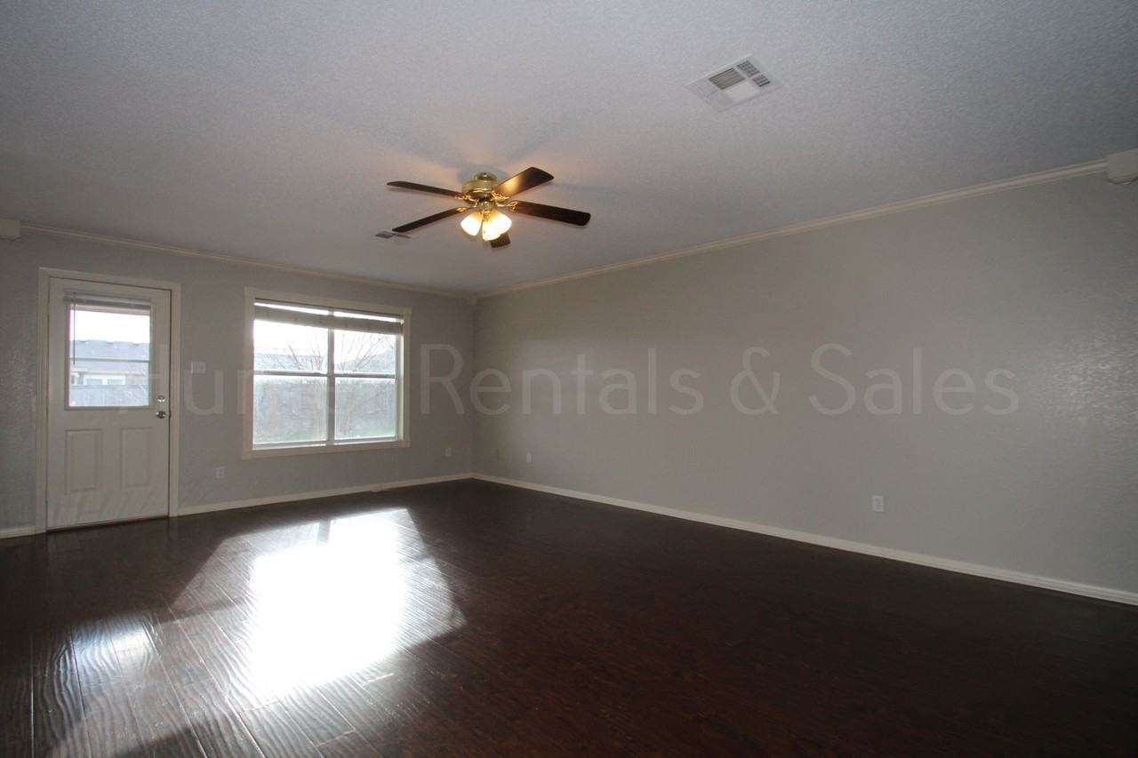 4200 Matt Ct - Photo 5 of 29