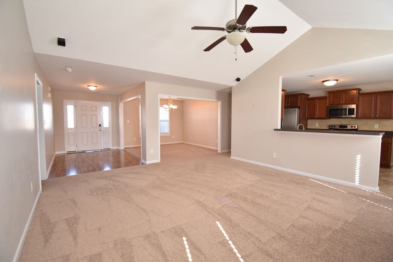 2044 Yellowbrick Rd - Photo 5 of 21