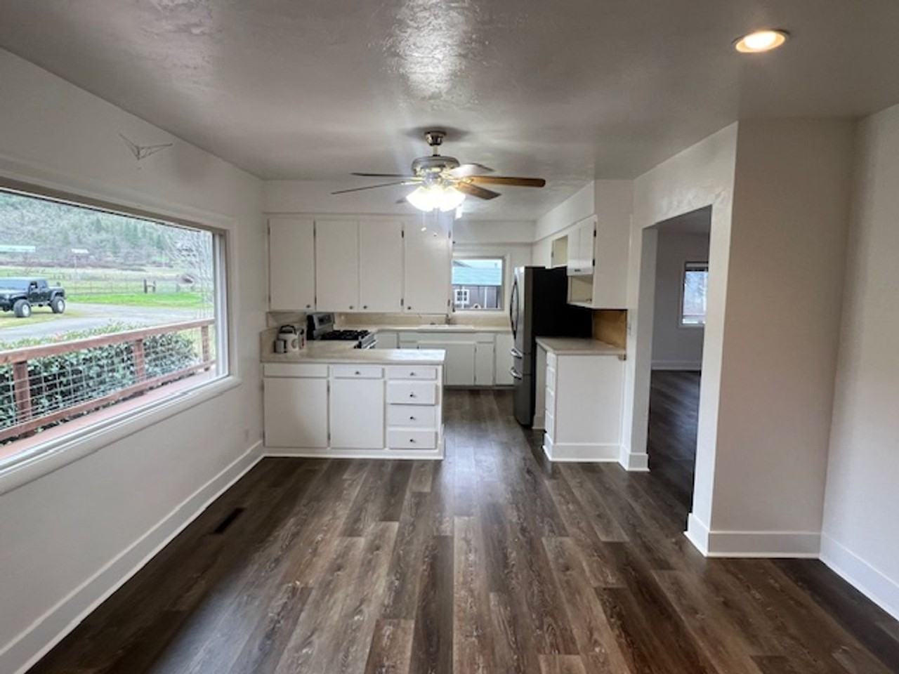 12865 Agate Rd - Photo 3 of 27