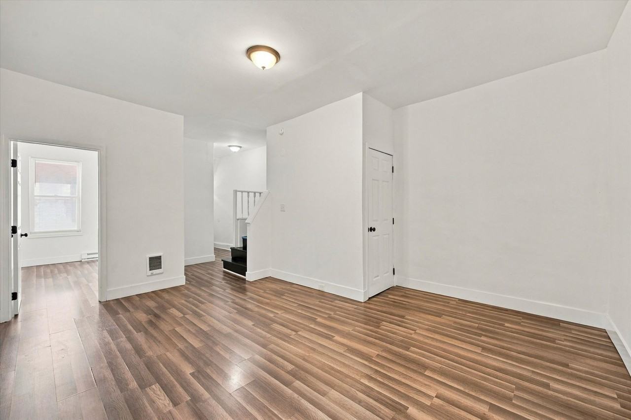 3125 Hurley St - Photo 2 of 10