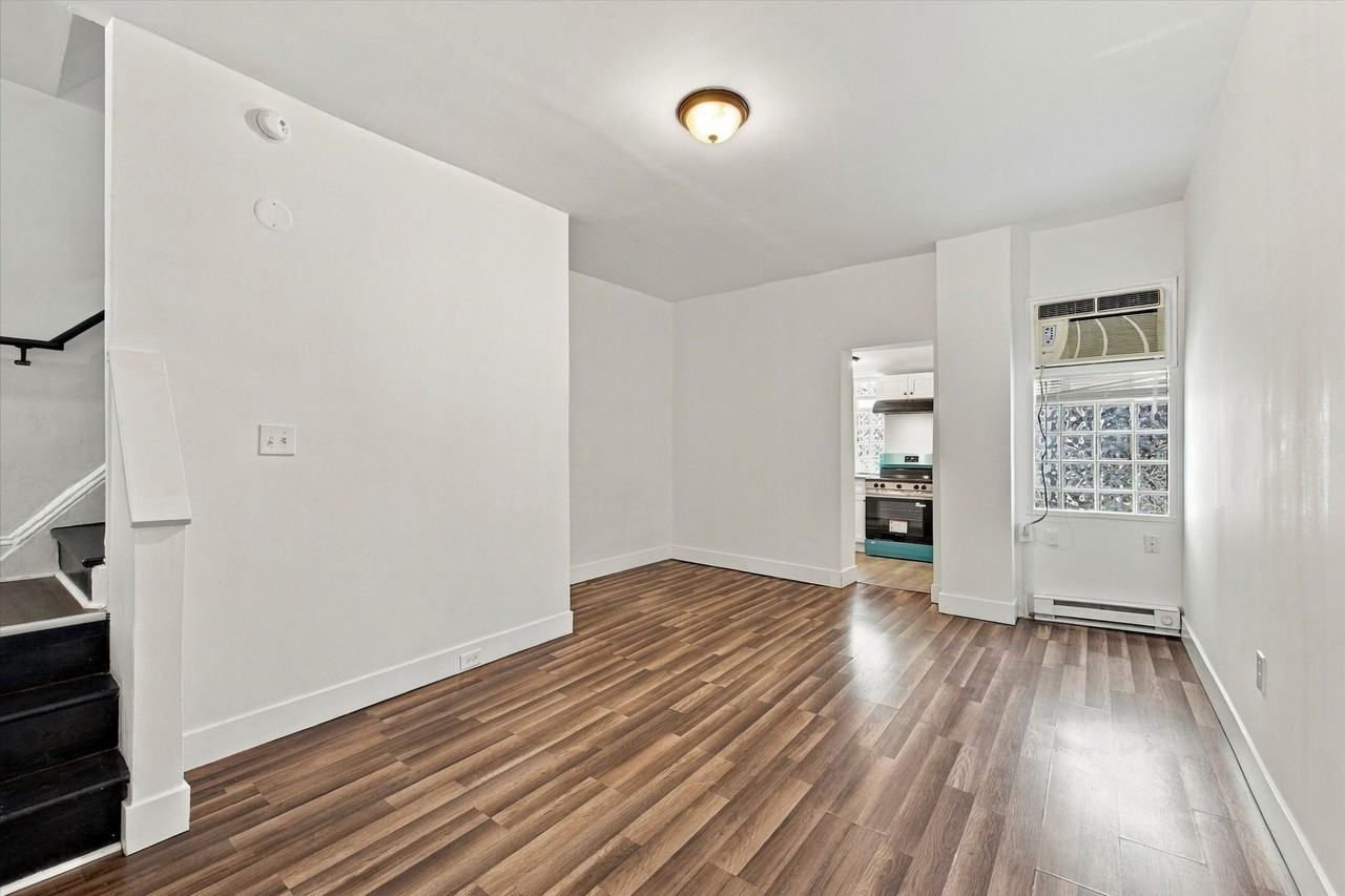 3125 Hurley St - Photo 3 of 10