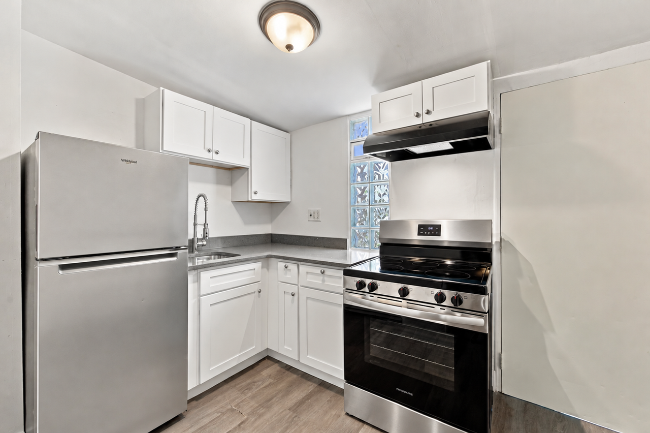 3125 Hurley St - Photo 4 of 10