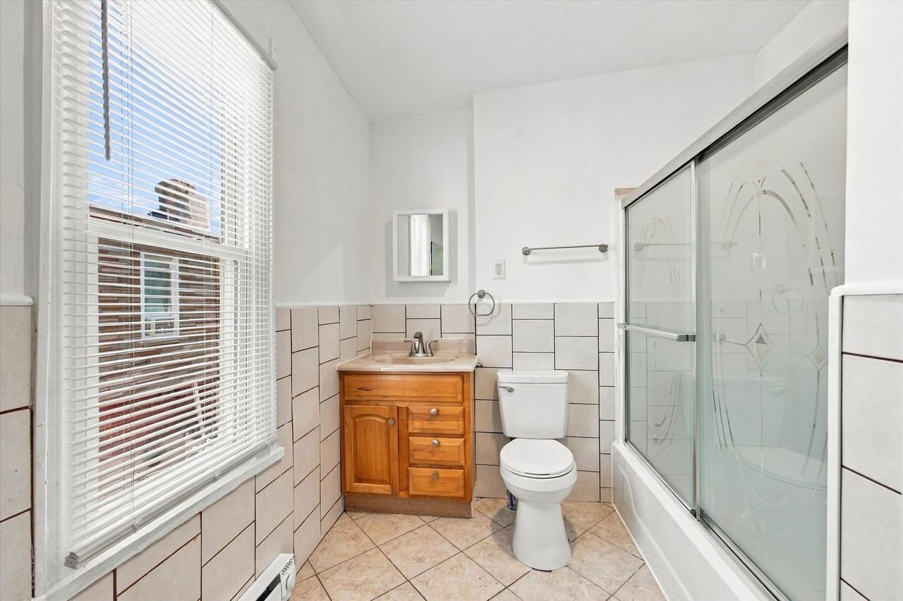 3125 Hurley St - Photo 5 of 10