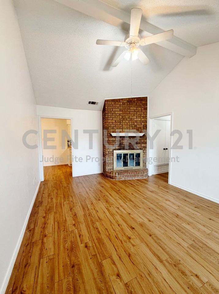 3914 William St - Photo 3 of 19