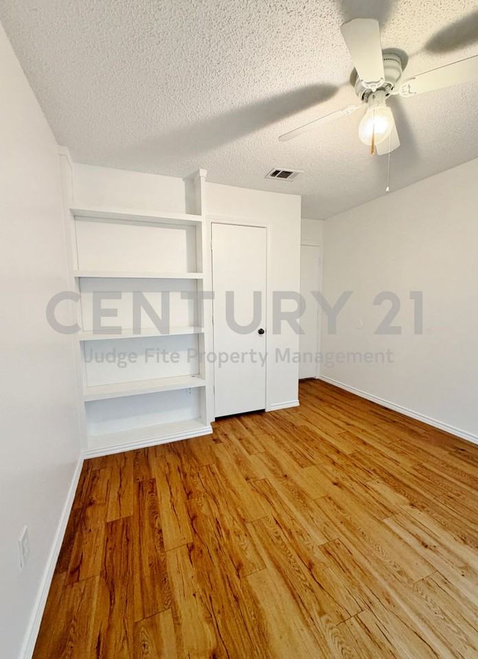 3914 William St - Photo 7 of 19