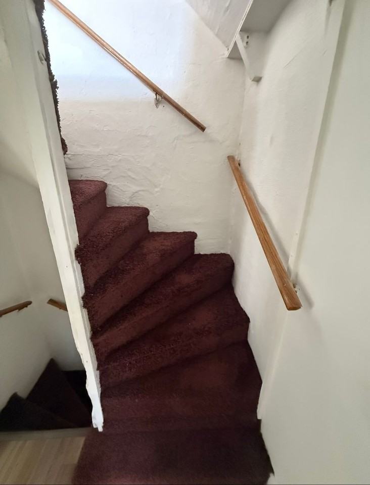 407 E 24th St - Photo 5 of 6