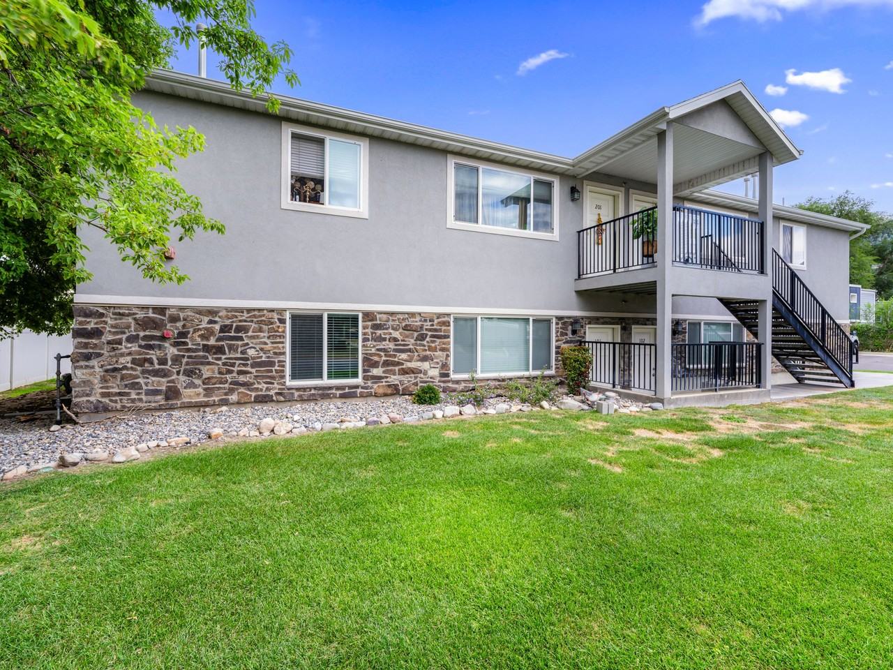 HVH-Provo Meadows-656 W Meadow Dr. Provo, UT 84601 - Photo 2 of 33