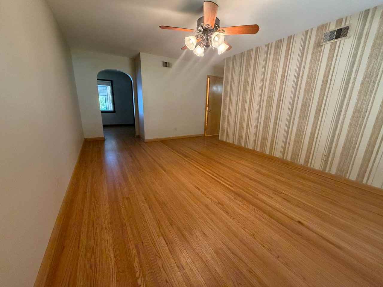 220 Sunset Ave - Photo 2 of 14