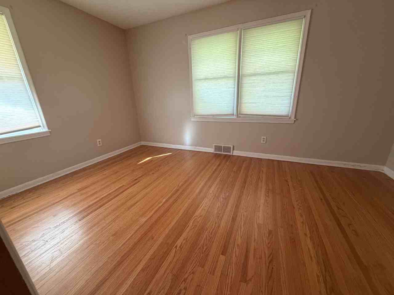 220 Sunset Ave - Photo 3 of 14
