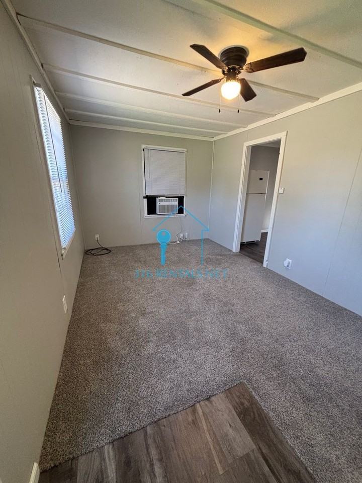 222 Ohio St - Photo 3 of 8