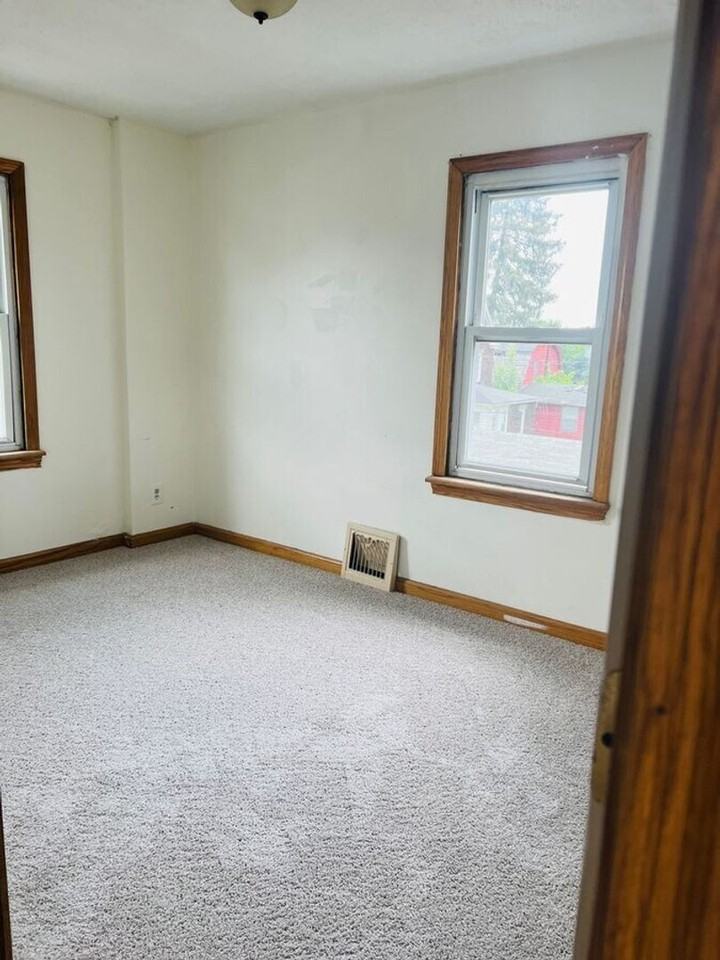 617 Morrison St - Photo 5 of 6