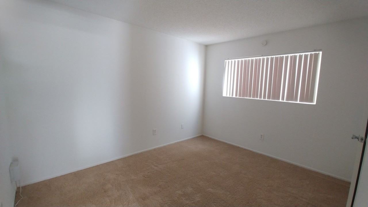 433 Monterey Blvd - Photo 3 of 7
