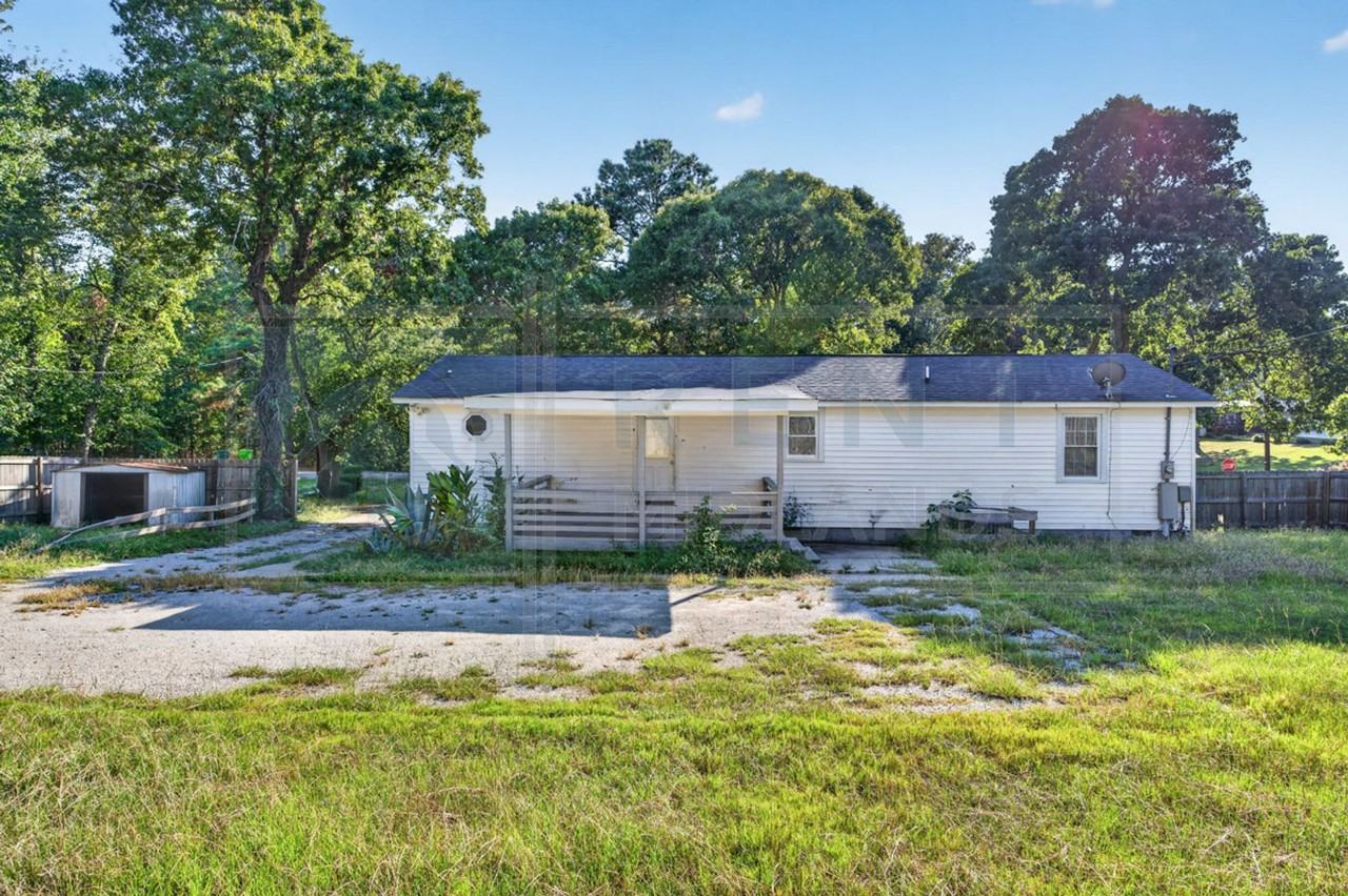 501 Fore Ave - Photo 3 of 31