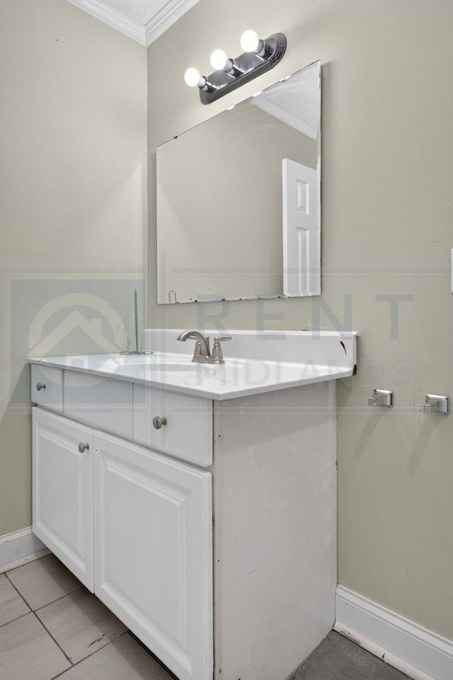 501 Fore Ave - Photo 7 of 31