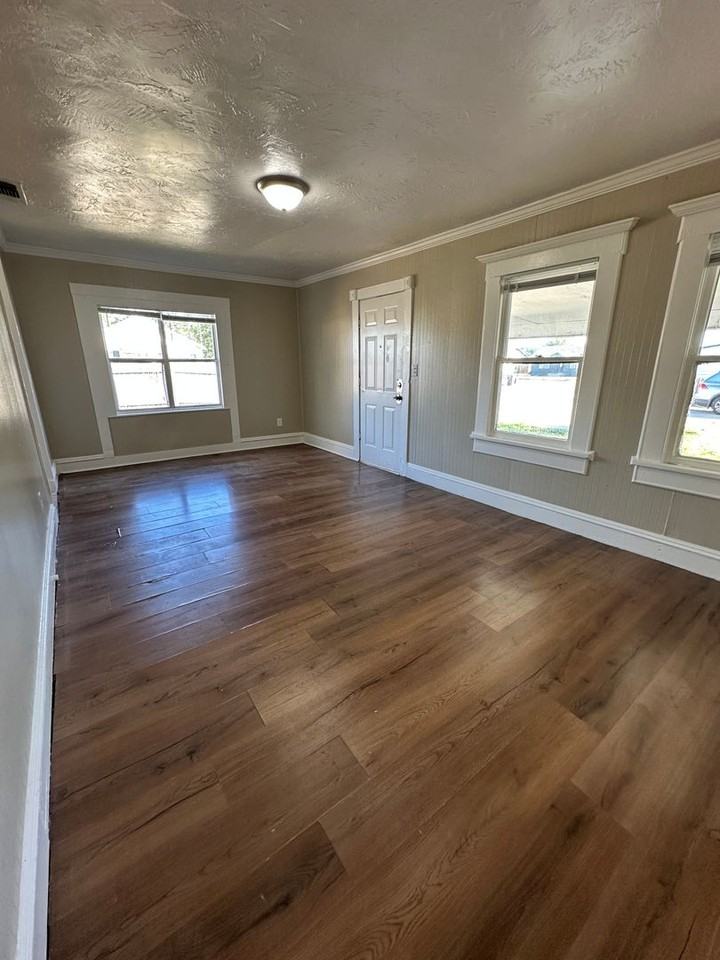 3600 S Polk St - Photo 4 of 14