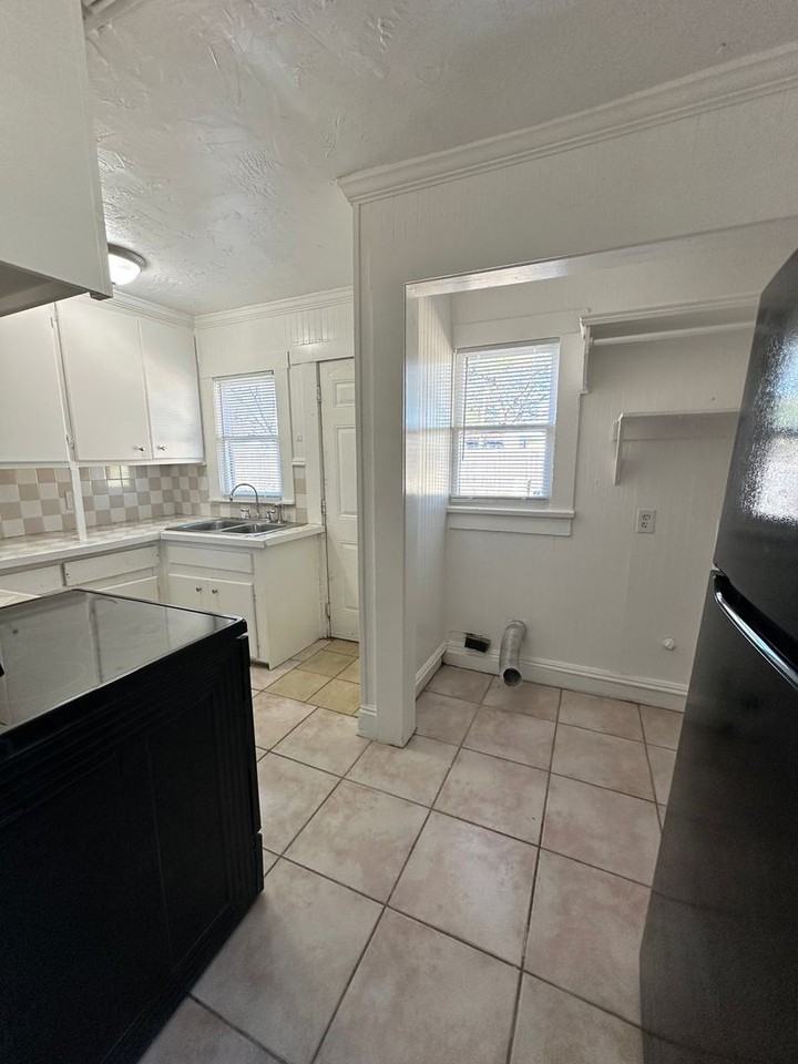 3600 S Polk St - Photo 5 of 14