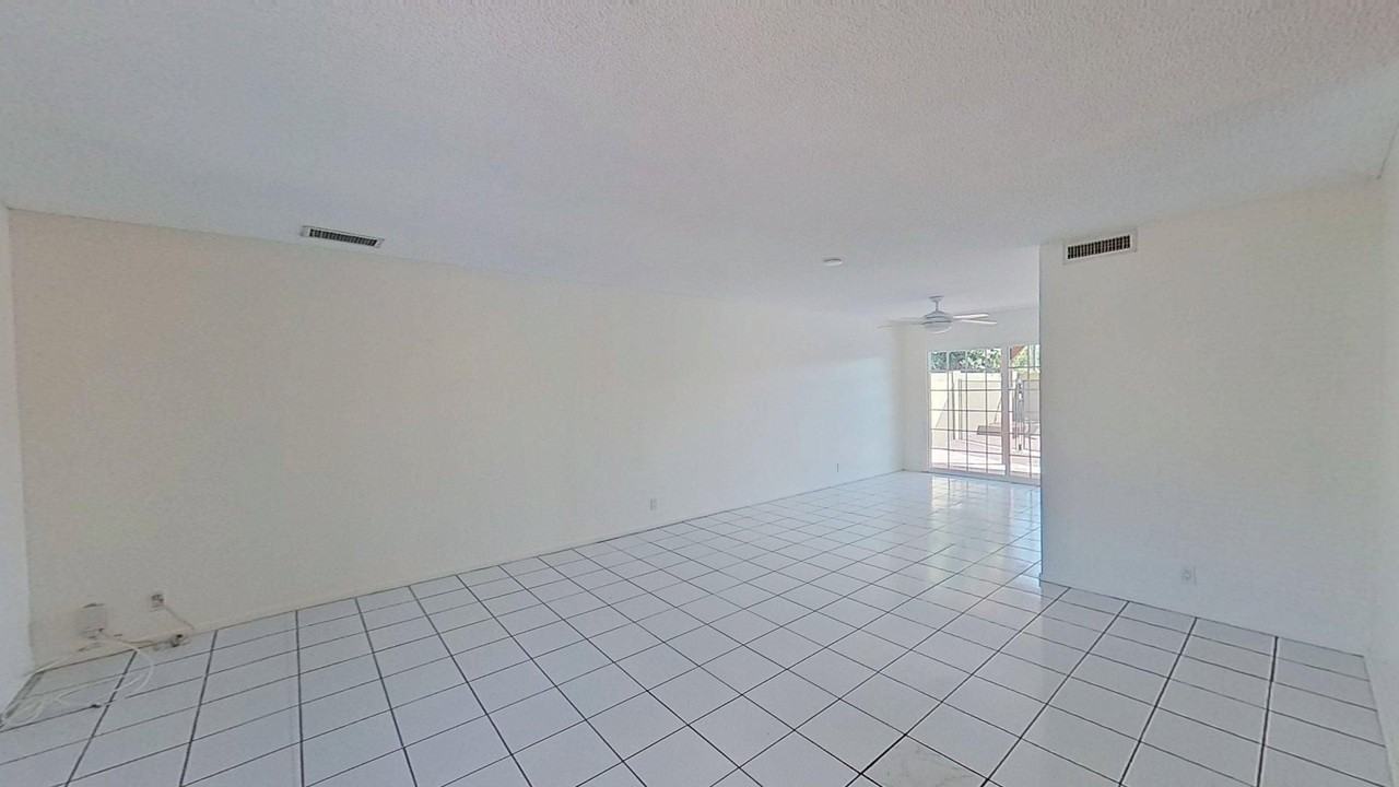 17218 Maurice Ave - Photo 4 of 31